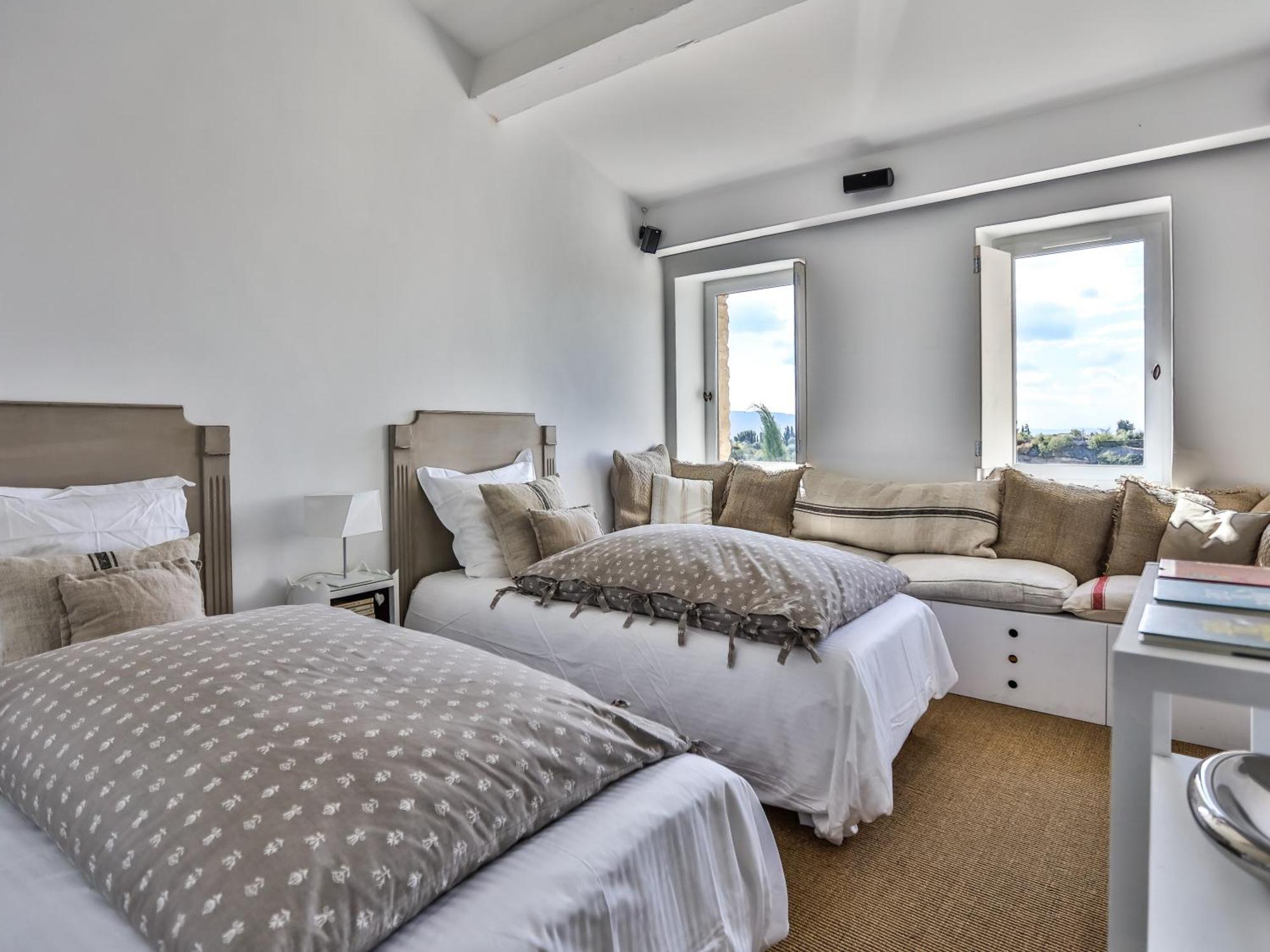 Villa Sunset In Gordes Room photo